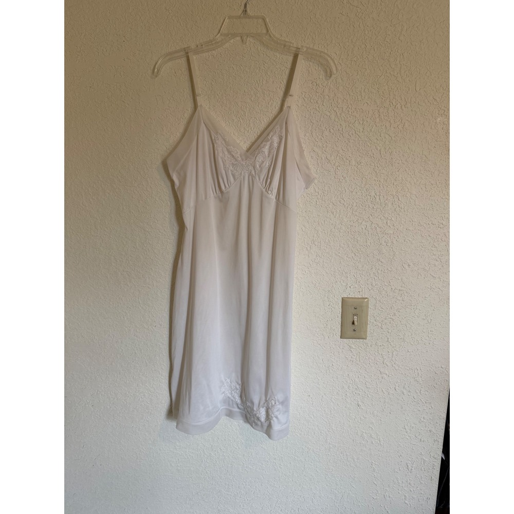 Vintage Carol Brent White Nylon Full Slip Lace Trim Adjustable Straps Size 36/34